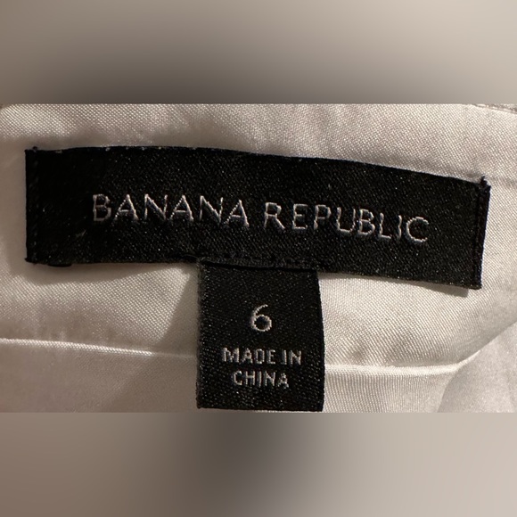 Banana Republic White Floral & Leaf Crochet Lace Midi Pencil Skirt - Picture 10 of 11